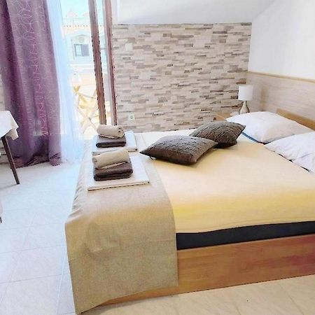 Rooms And Apartments Palma B&B 梅杜林 外观 照片