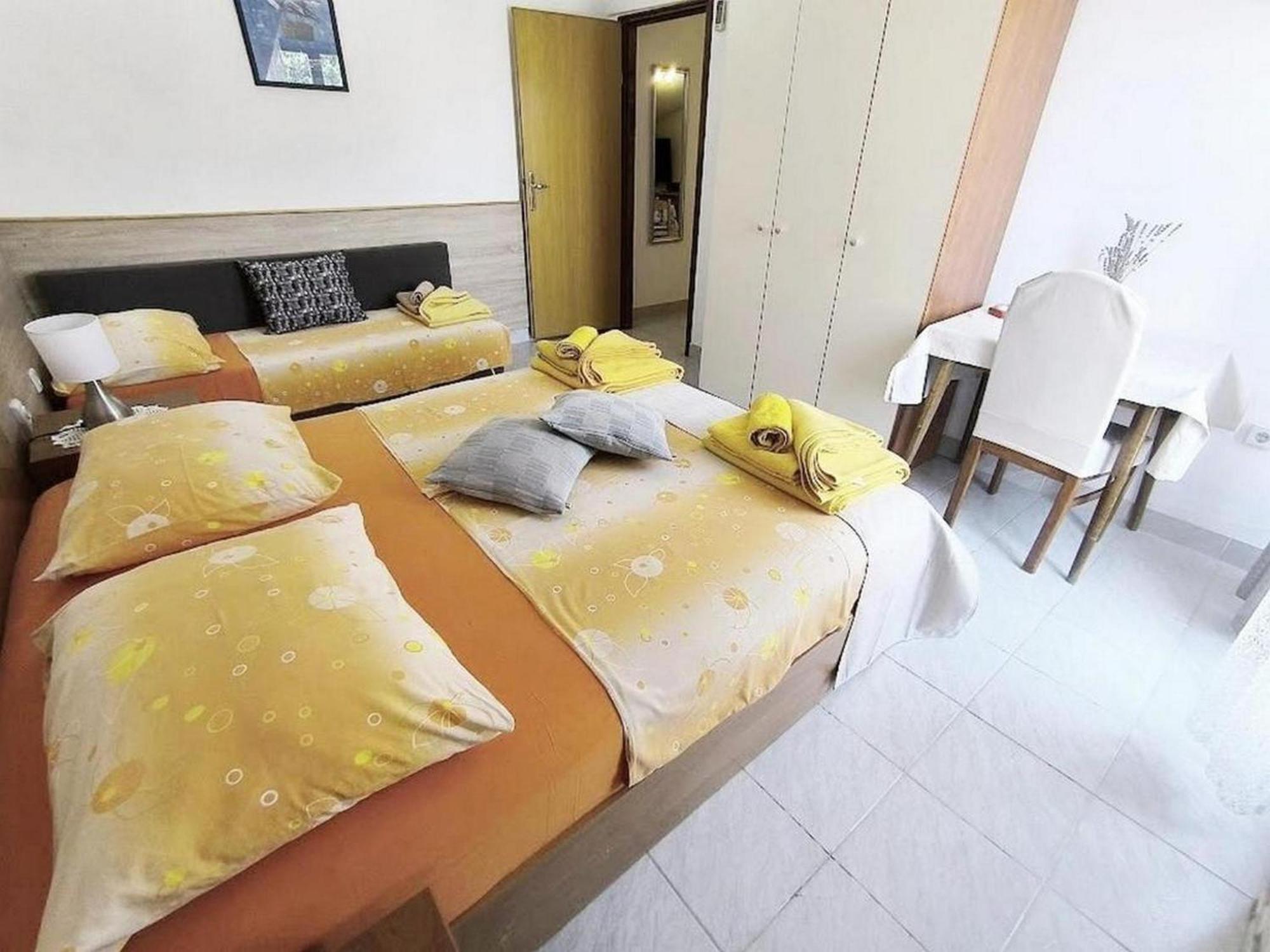 Rooms And Apartments Palma B&B 梅杜林 外观 照片